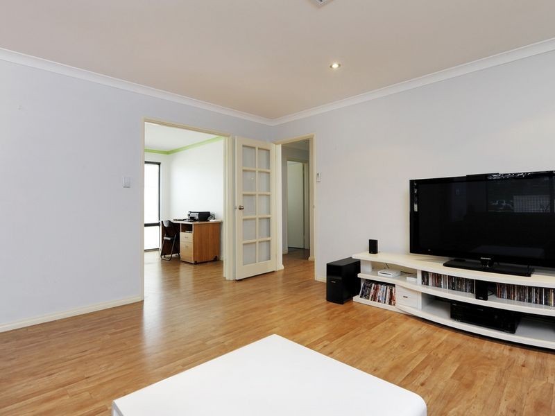 24 Koojarra Rise, South Lake WA 6164