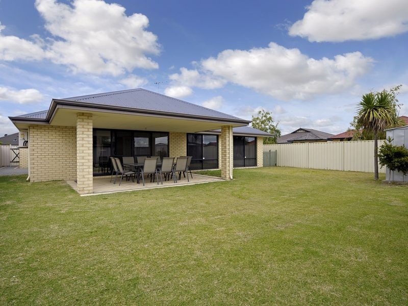 24 Koojarra Rise, South Lake WA 6164