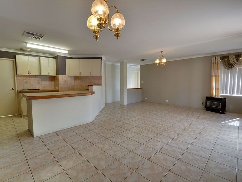 5 Ranunculus Court, Beeliar WA 6164