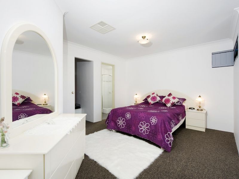 2 Sanctuary Drive, Bertram WA 6167