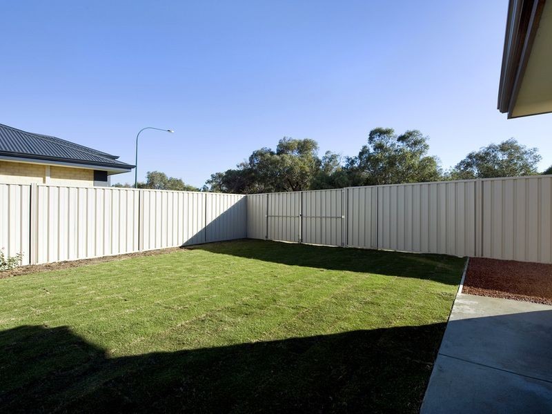 2 Sanctuary Drive, Bertram WA 6167