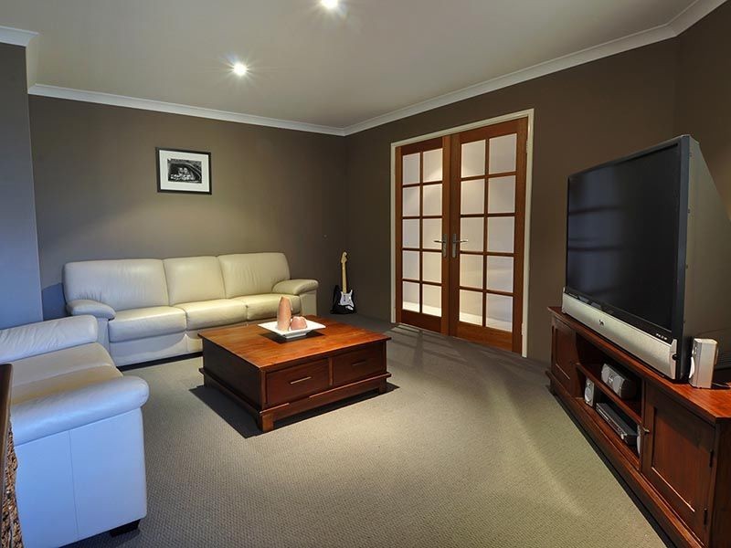 9 Leichardt Crossing, Hammond Park WA 6164