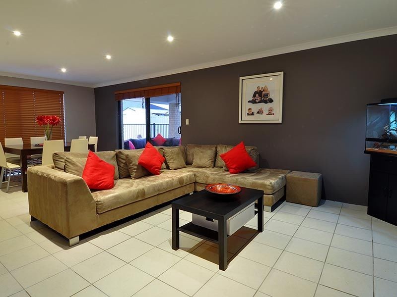 9 Leichardt Crossing, Hammond Park WA 6164