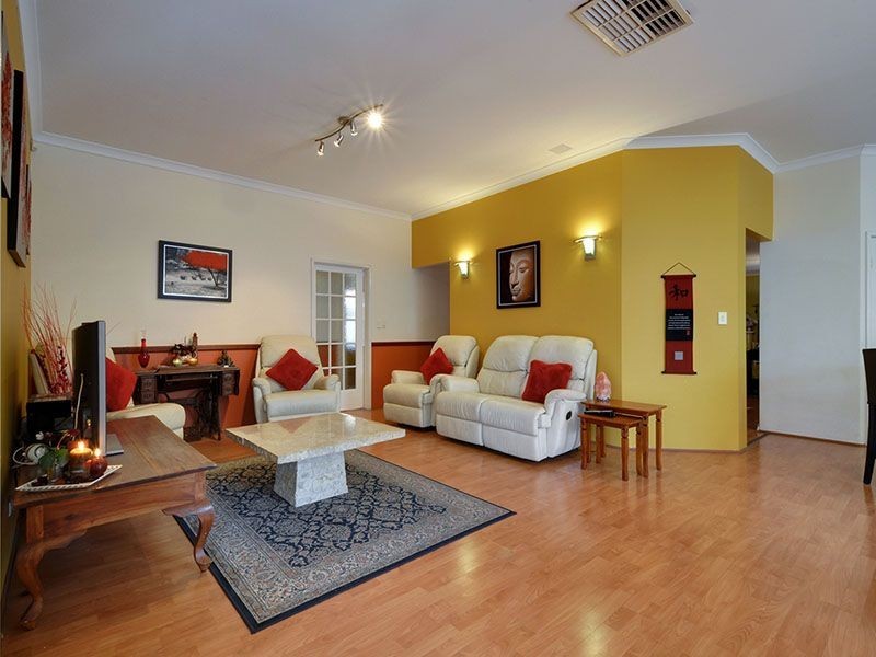 14 Veneta Circuit, Atwell WA 6164