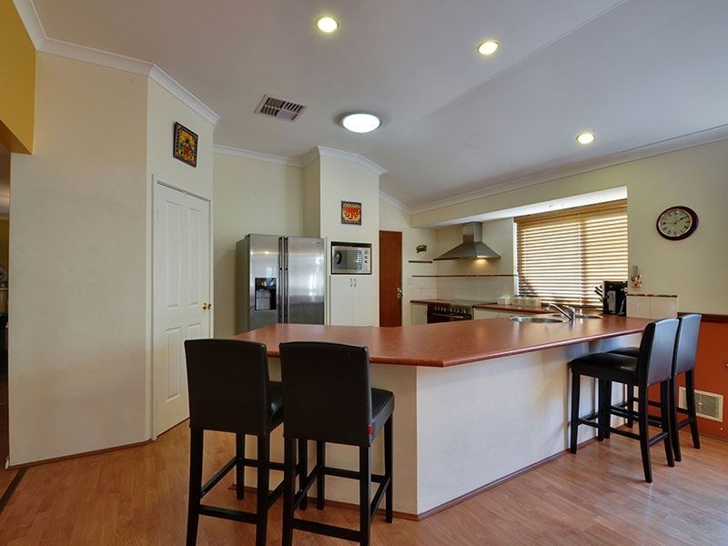 14 Veneta Circuit, Atwell WA 6164