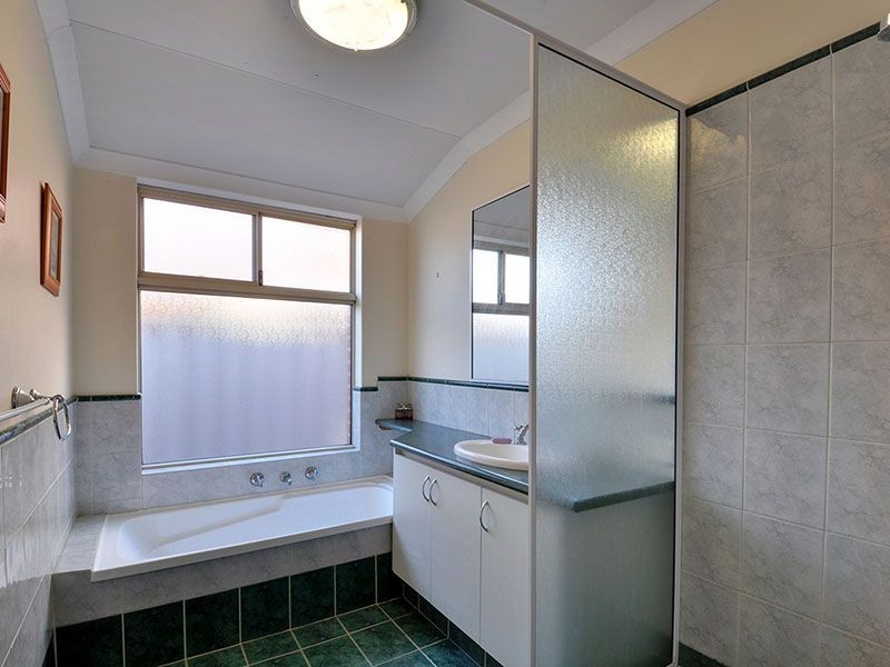 14 Veneta Circuit, Atwell WA 6164