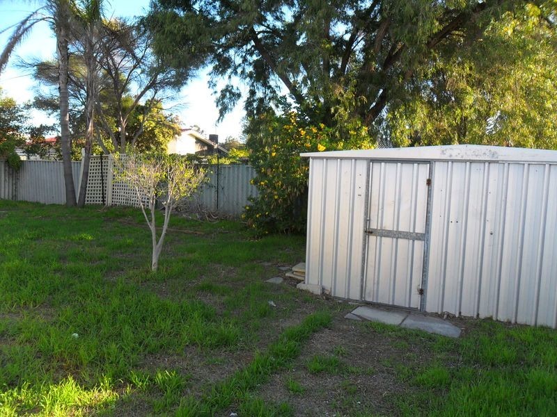 5 Leo Place, Rockingham WA 6168