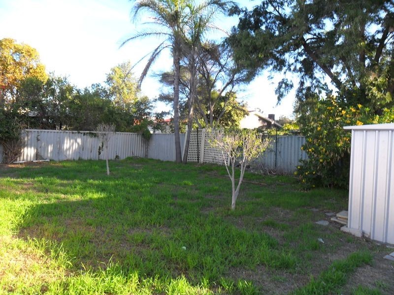 5 Leo Place, Rockingham WA 6168