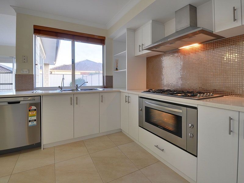 12 Cotswold Parade, Aubin Grove WA 6164