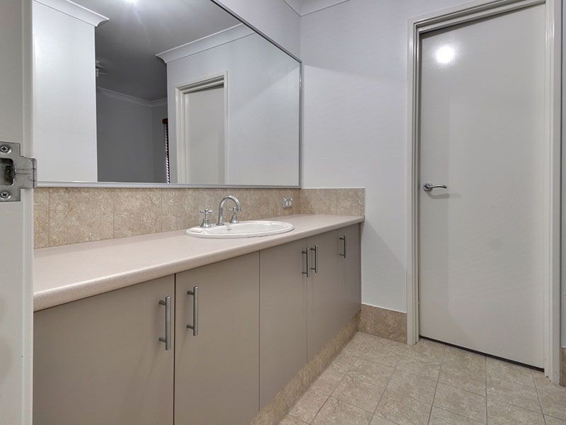 12 Cotswold Parade, Aubin Grove WA 6164