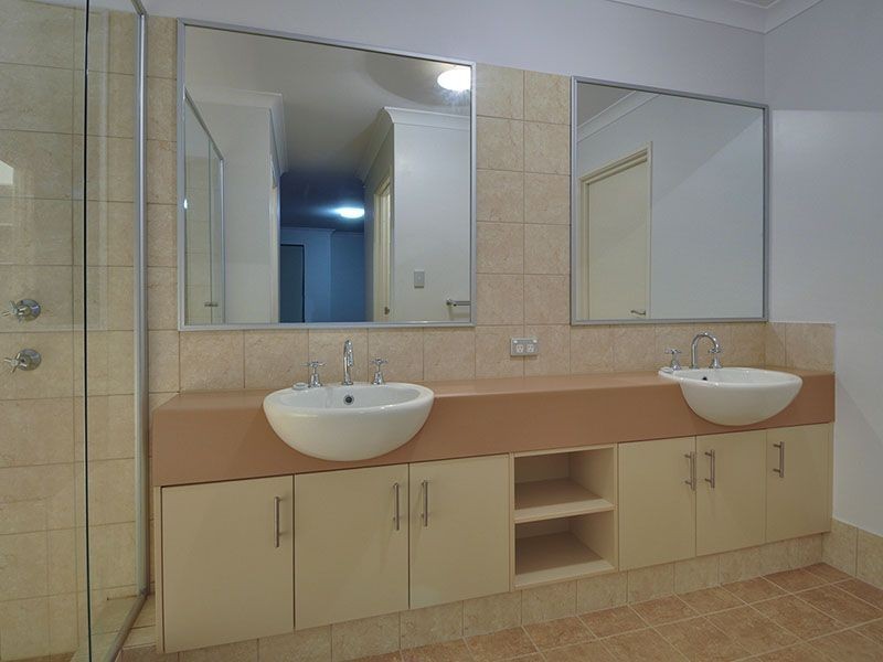 12 Cotswold Parade, Aubin Grove WA 6164