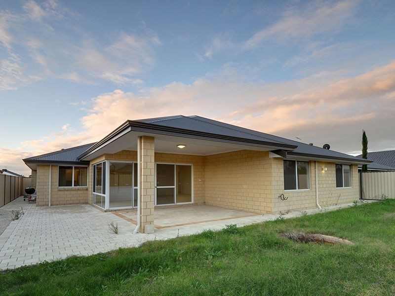 12 Cotswold Parade, Aubin Grove WA 6164