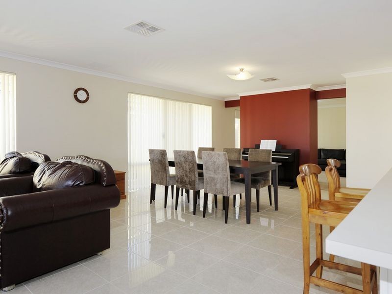 12 Aromatic Crescent, Atwell WA 6164