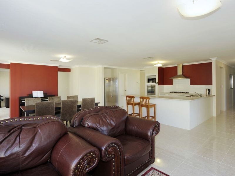 12 Aromatic Crescent, Atwell WA 6164