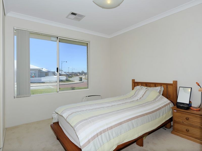 12 Aromatic Crescent, Atwell WA 6164