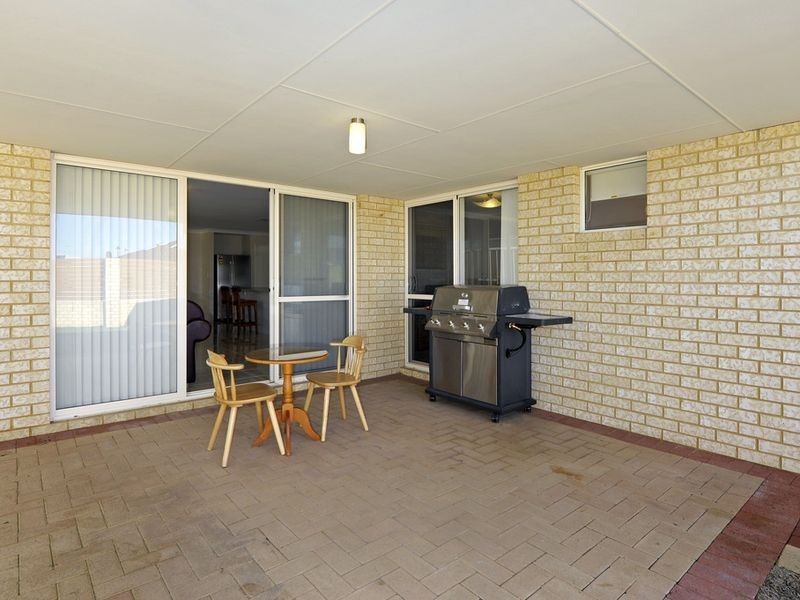 12 Aromatic Crescent, Atwell WA 6164