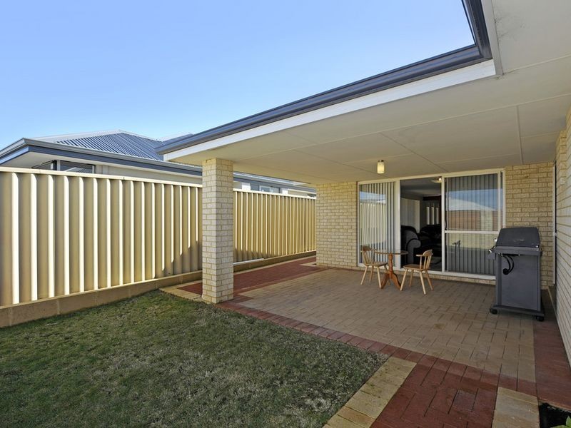 12 Aromatic Crescent, Atwell WA 6164