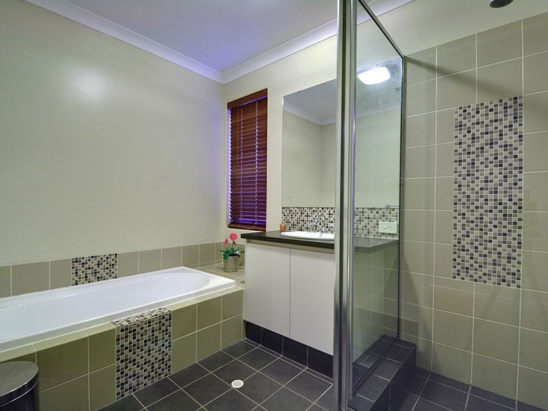 17 Araluen Bend, Aubin Grove WA 6164