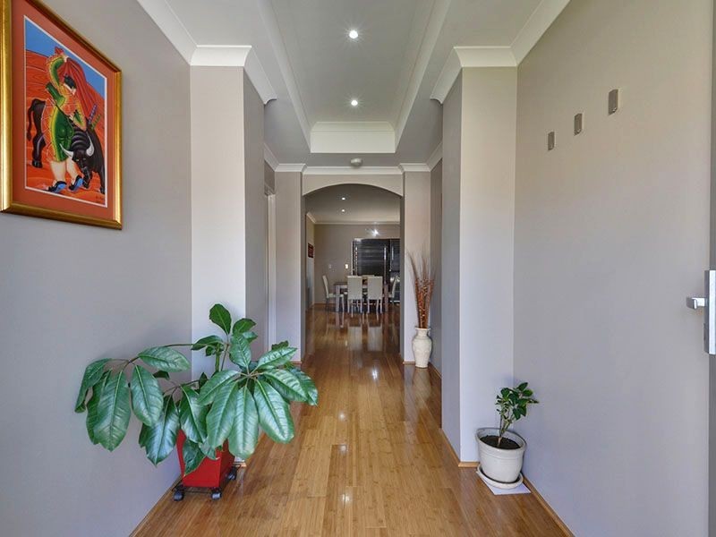 35 Baningan Avenue, Success WA 6164