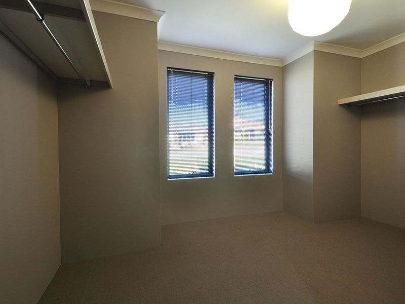 35 Baningan Avenue, Success WA 6164