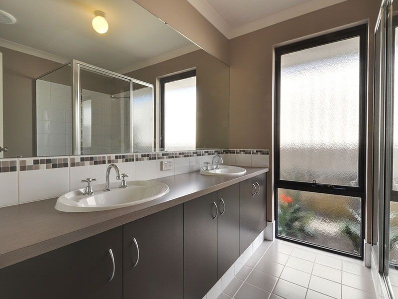 35 Baningan Avenue, Success WA 6164