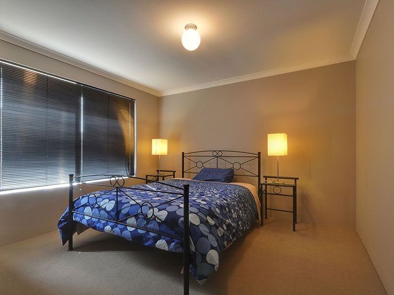 35 Baningan Avenue, Success WA 6164