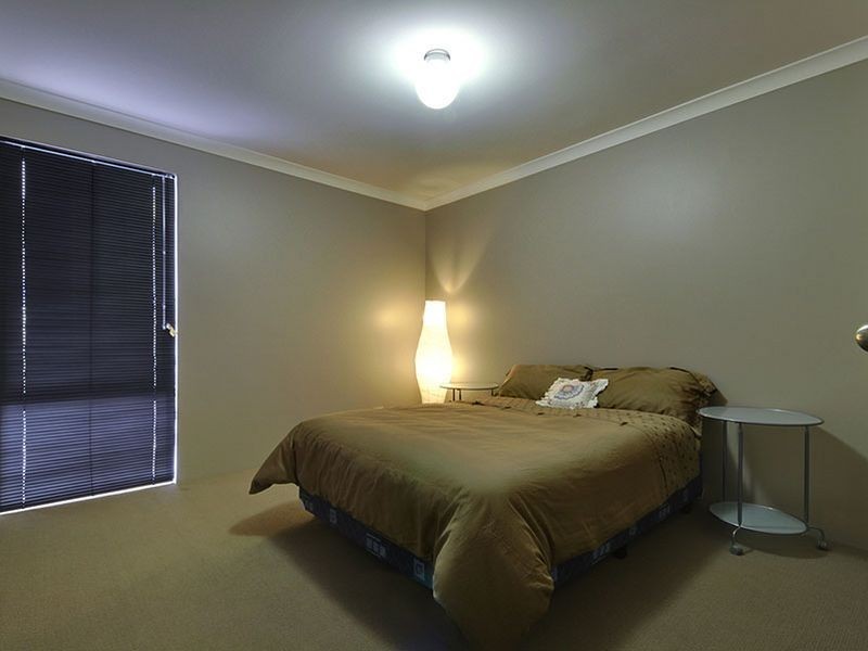 35 Baningan Avenue, Success WA 6164