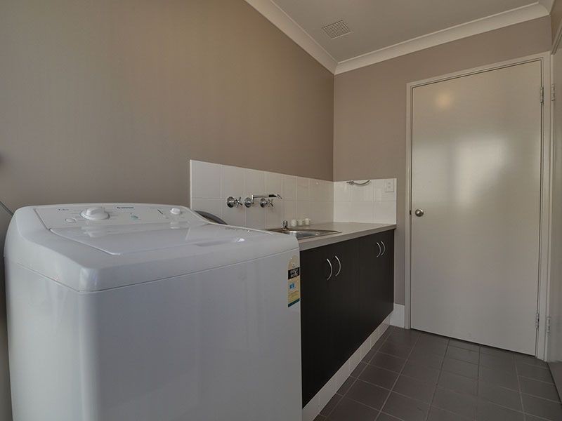 35 Baningan Avenue, Success WA 6164