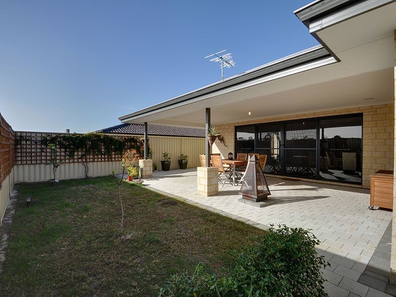 35 Baningan Avenue, Success WA 6164