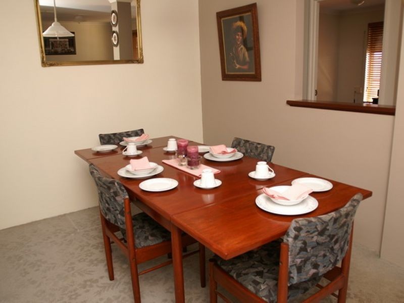 4 Carlhausen Close, Atwell WA 6164