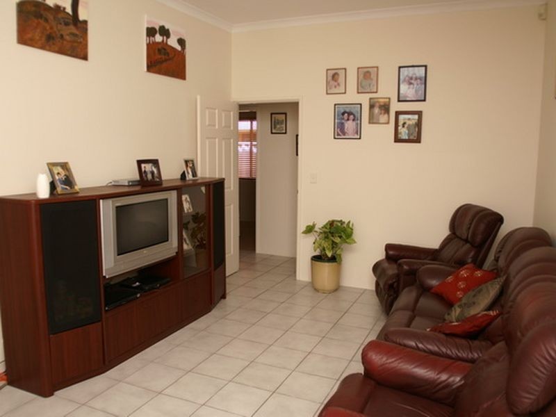 4 Carlhausen Close, Atwell WA 6164