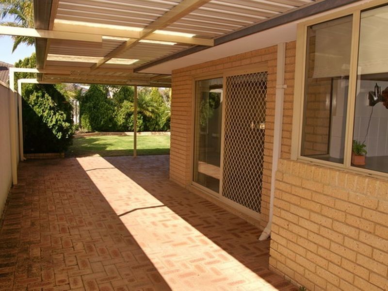 4 Carlhausen Close, Atwell WA 6164