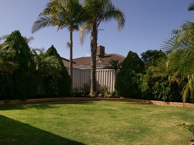 4 Carlhausen Close, Atwell WA 6164