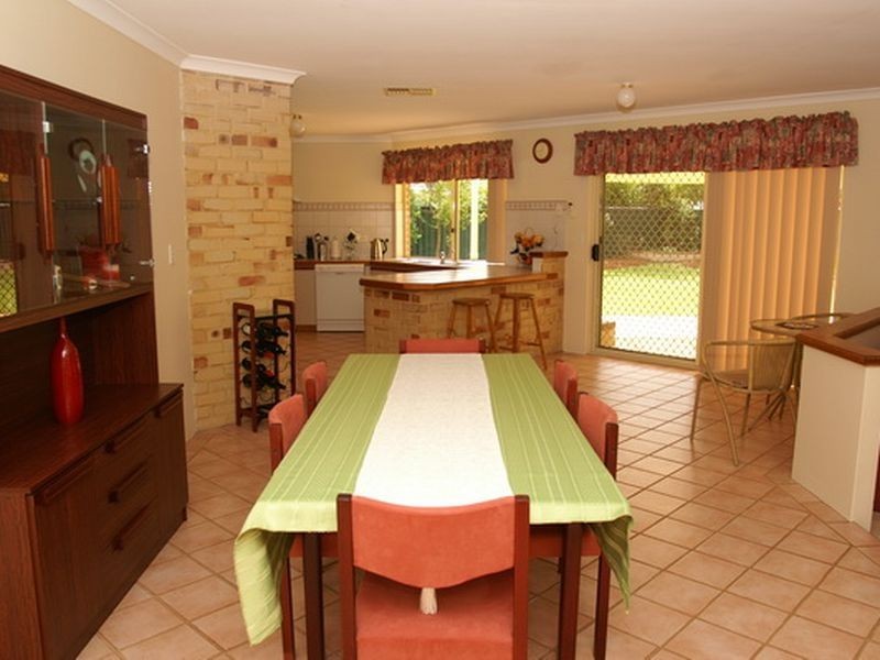 6 Calero Court, Atwell WA 6164