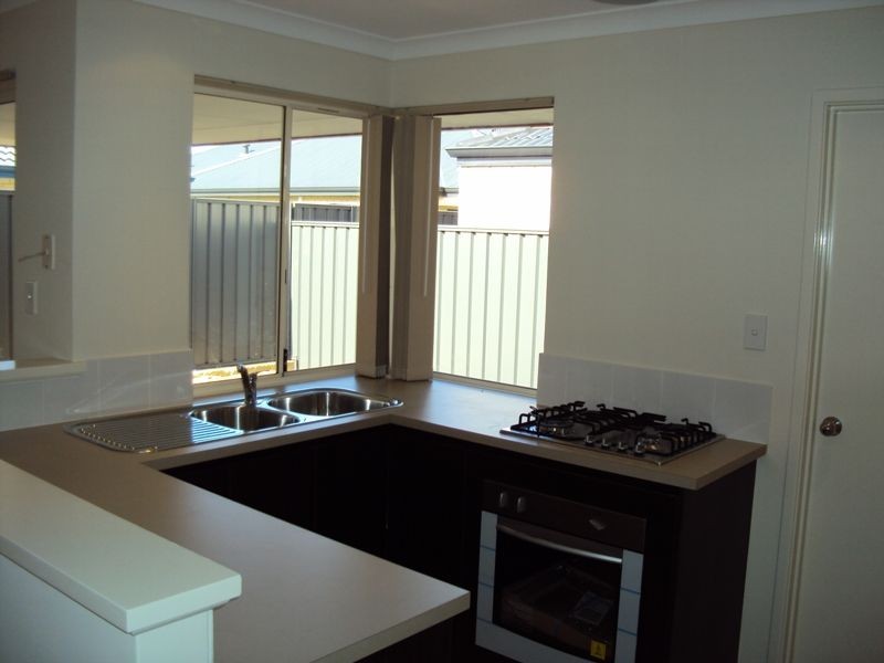 11/1 Cottonwood Drive, Baldivis WA 6171