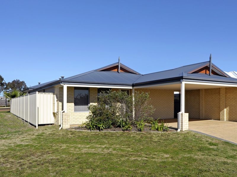 8 Butterfly Loop, Success WA 6164
