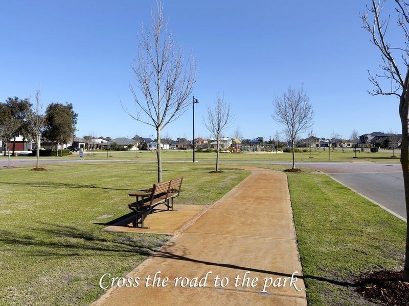 8 Butterfly Loop, Success WA 6164