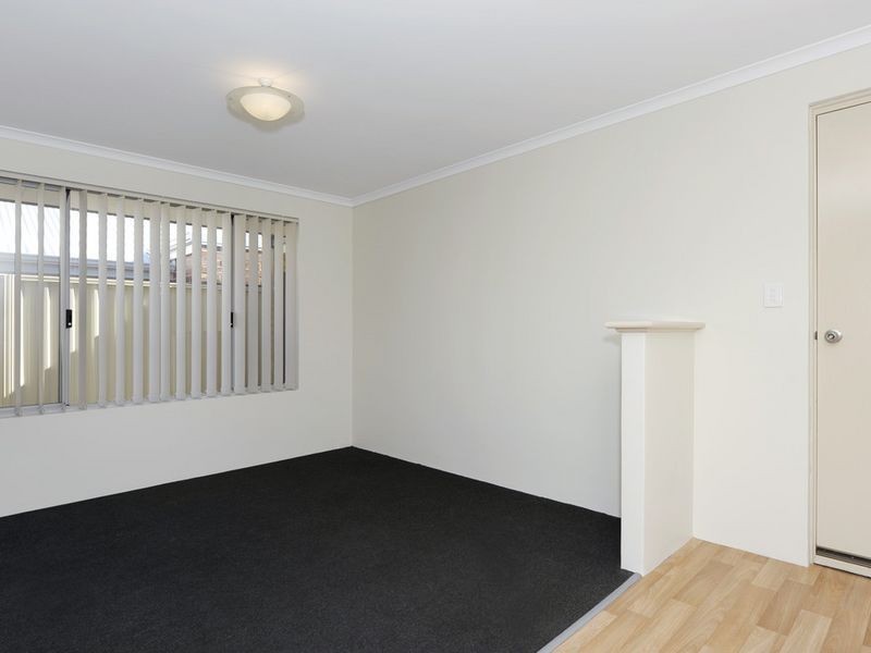 8 Butterfly Loop, Success WA 6164
