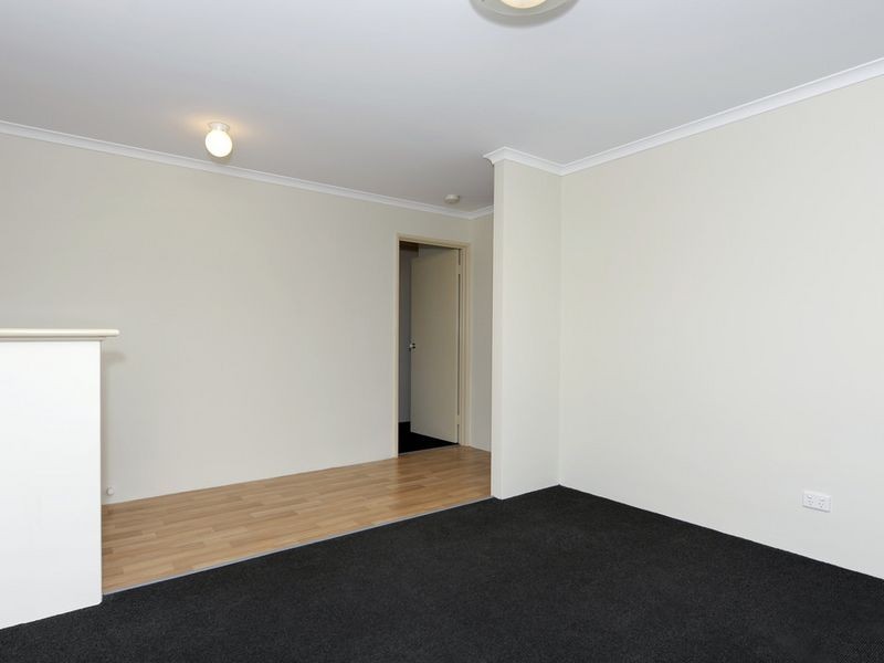 8 Butterfly Loop, Success WA 6164