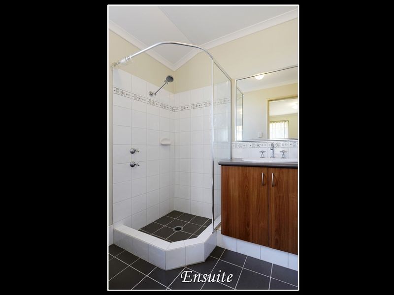 8 Butterfly Loop, Success WA 6164