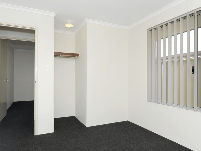8 Butterfly Loop, Success WA 6164