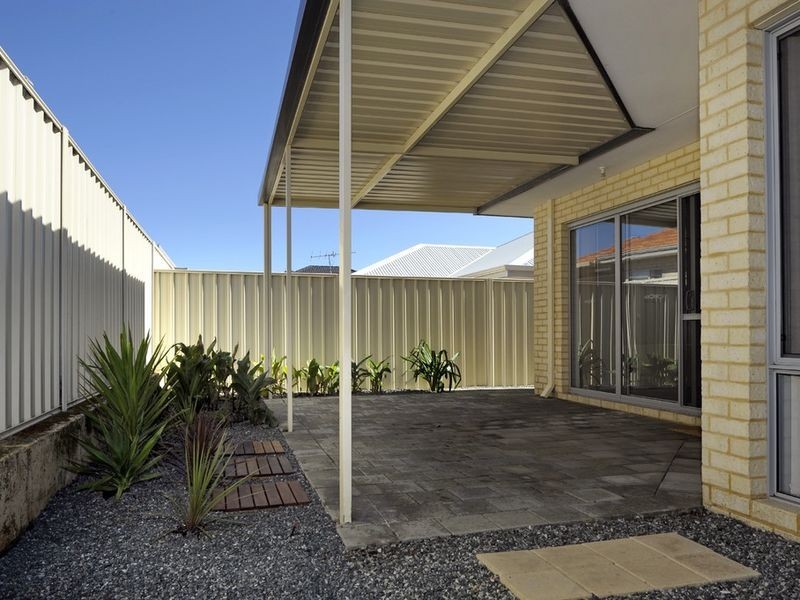 8 Butterfly Loop, Success WA 6164