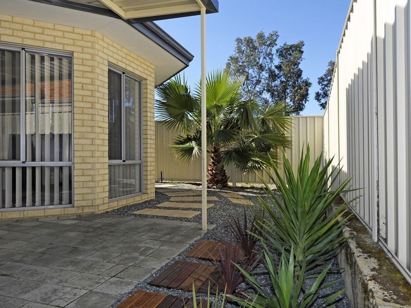8 Butterfly Loop, Success WA 6164