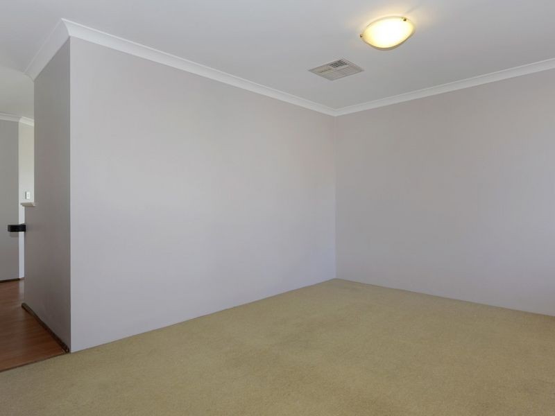 17 Reynardson Avenue, Atwell WA 6164