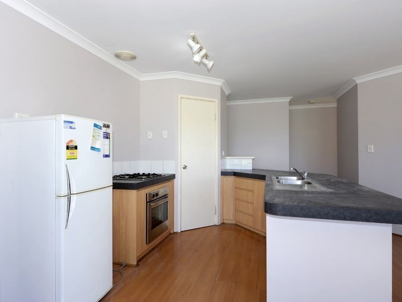 17 Reynardson Avenue, Atwell WA 6164