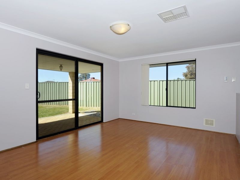 17 Reynardson Avenue, Atwell WA 6164