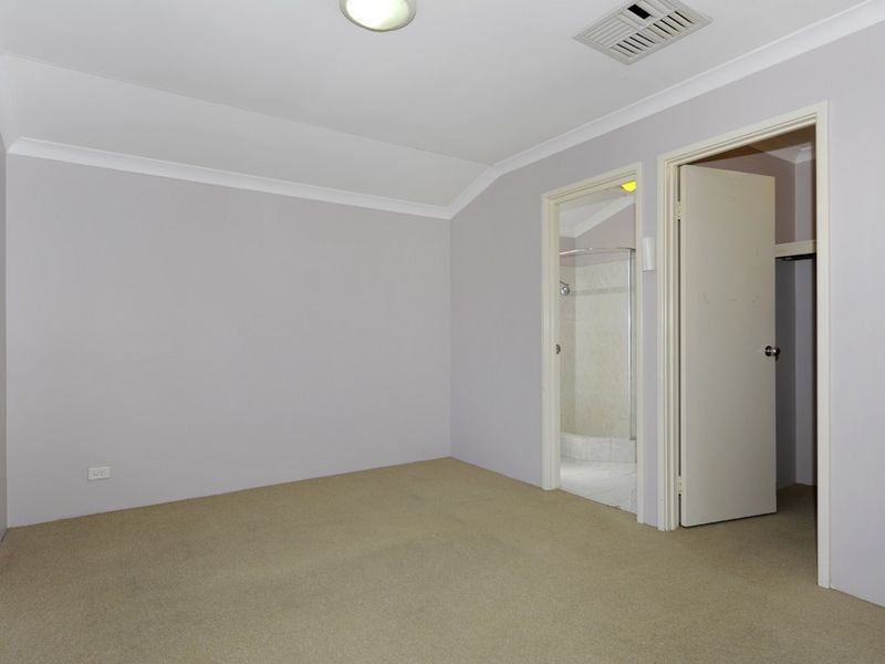 17 Reynardson Avenue, Atwell WA 6164