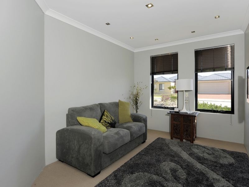 7 Lyon Road, Atwell WA 6164