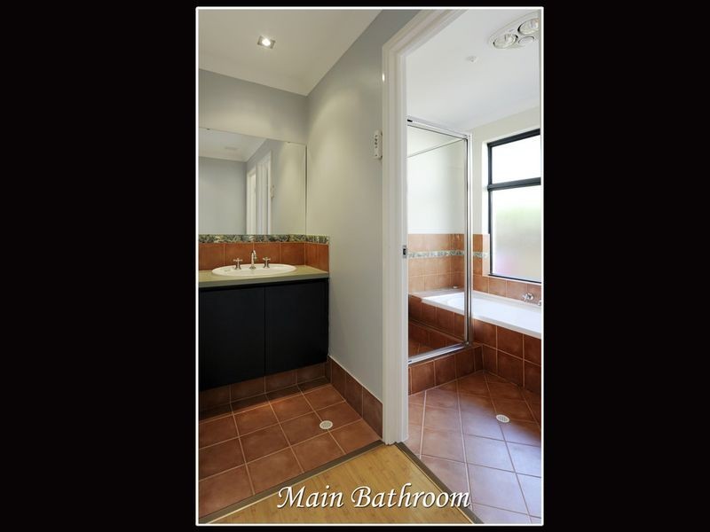 7 Lyon Road, Atwell WA 6164