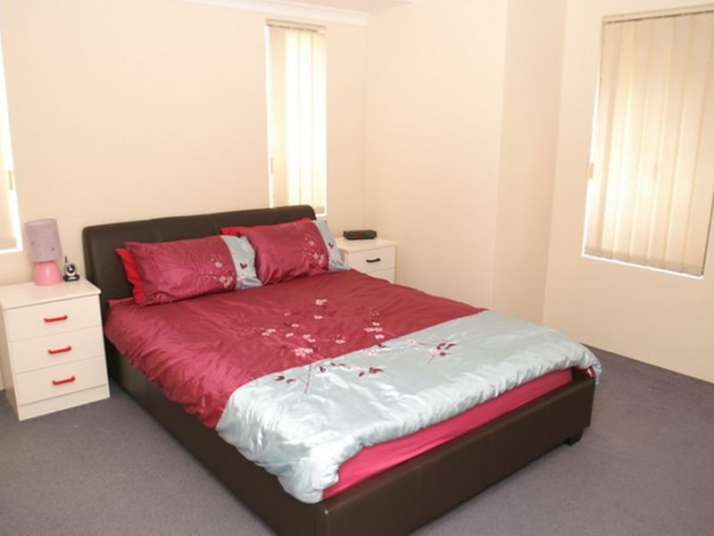 33 Lombe Gardens, Atwell WA 6164